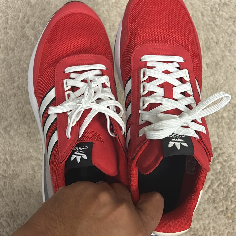 Adidas Retroset Scarlet